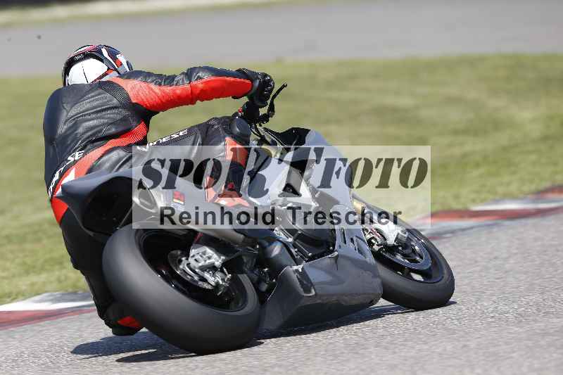 /44 09.08.2025 Plüss Moto Sport ADR/Freies Fahren/backside